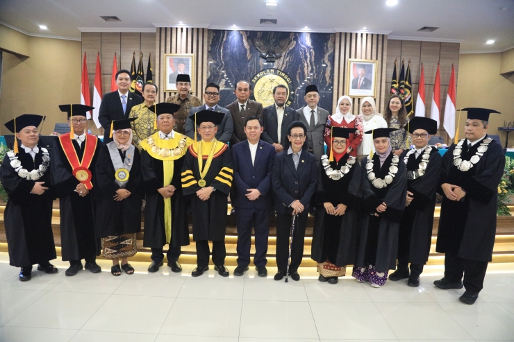 bahar buasan raih gelar doktor