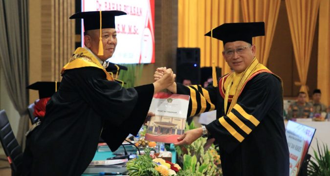 bahar buasan raih gelar doktor